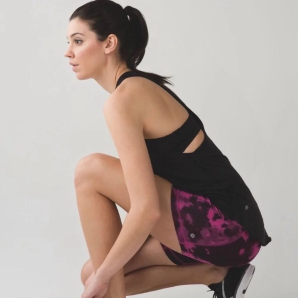 🛑SOLD Lululemon What the Sport Bike Short in Blooming Pixie Raspberry Size 4 - Picture 2 of 9